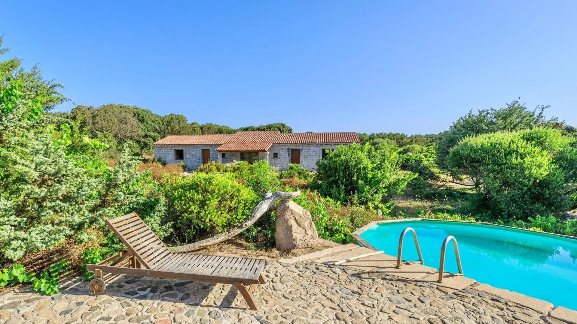 Residence Surrounded By Greenery With Swimming Pool In Badesi Just 300 Meters From The Sea contacts
