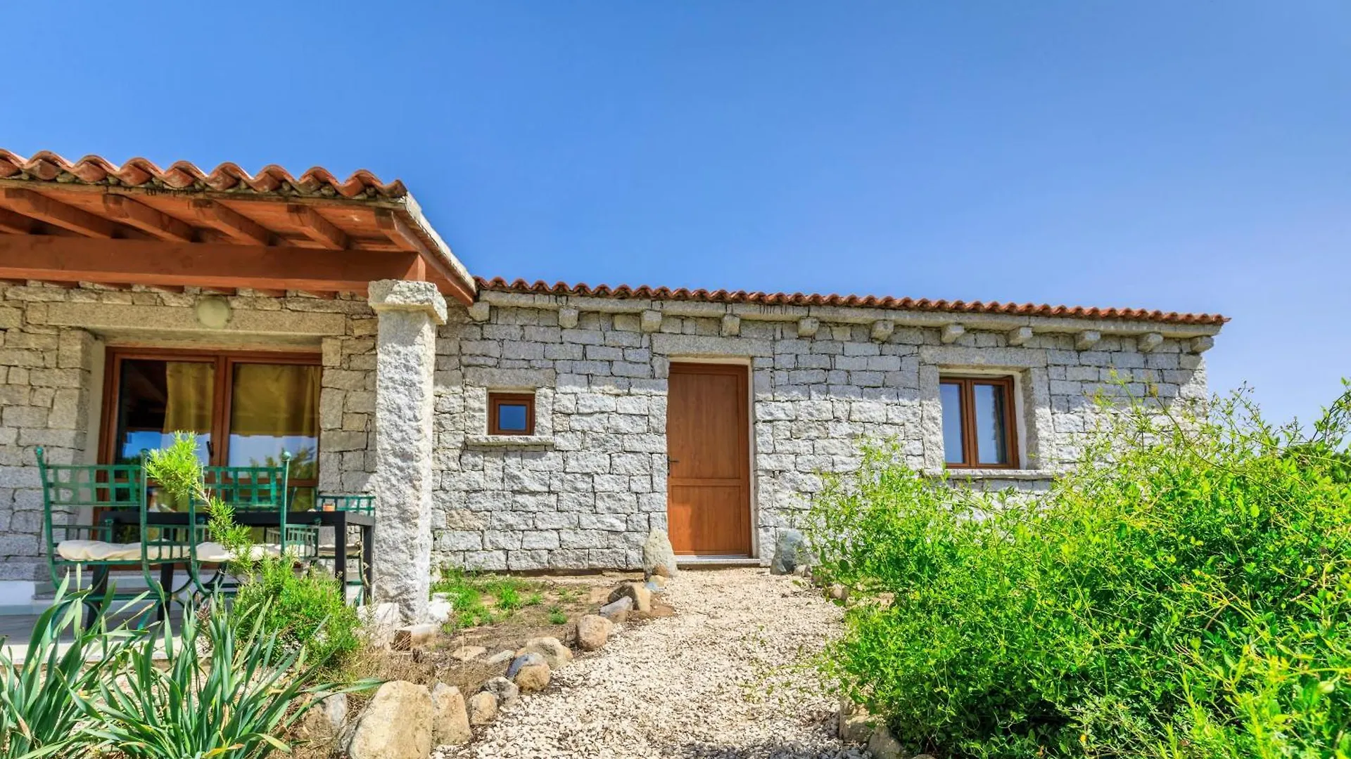 Residence Surrounded By Greenery With Swimming Pool In Badesi Just 300 Meters From The Sea Aparthotel