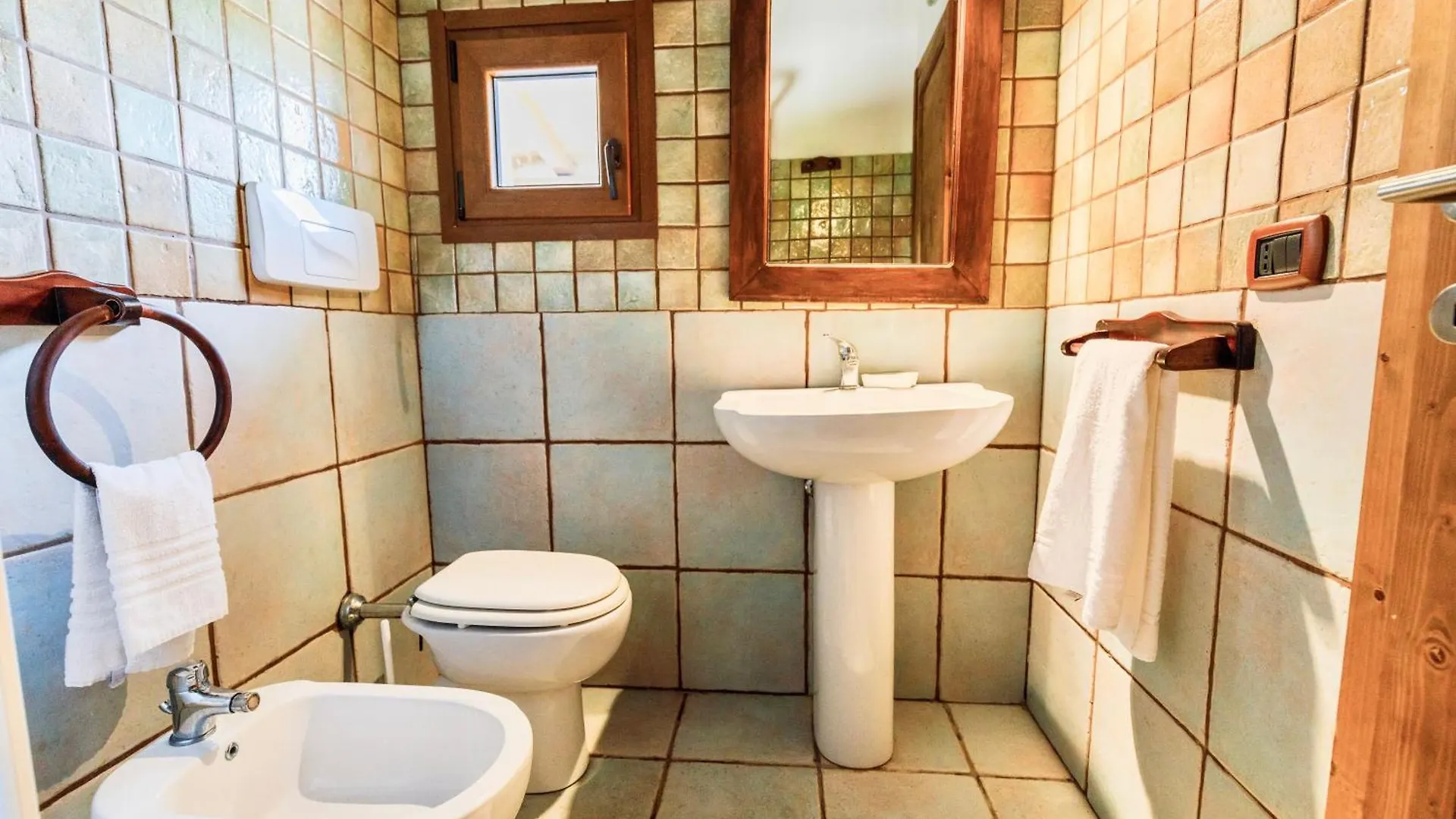 Aparthotel Residence Surrounded By Greenery With Swimming Pool In Badesi Just 300 Meters From The Sea